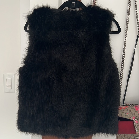 Michael Kors faux fur black vest - Picture 3 of 5